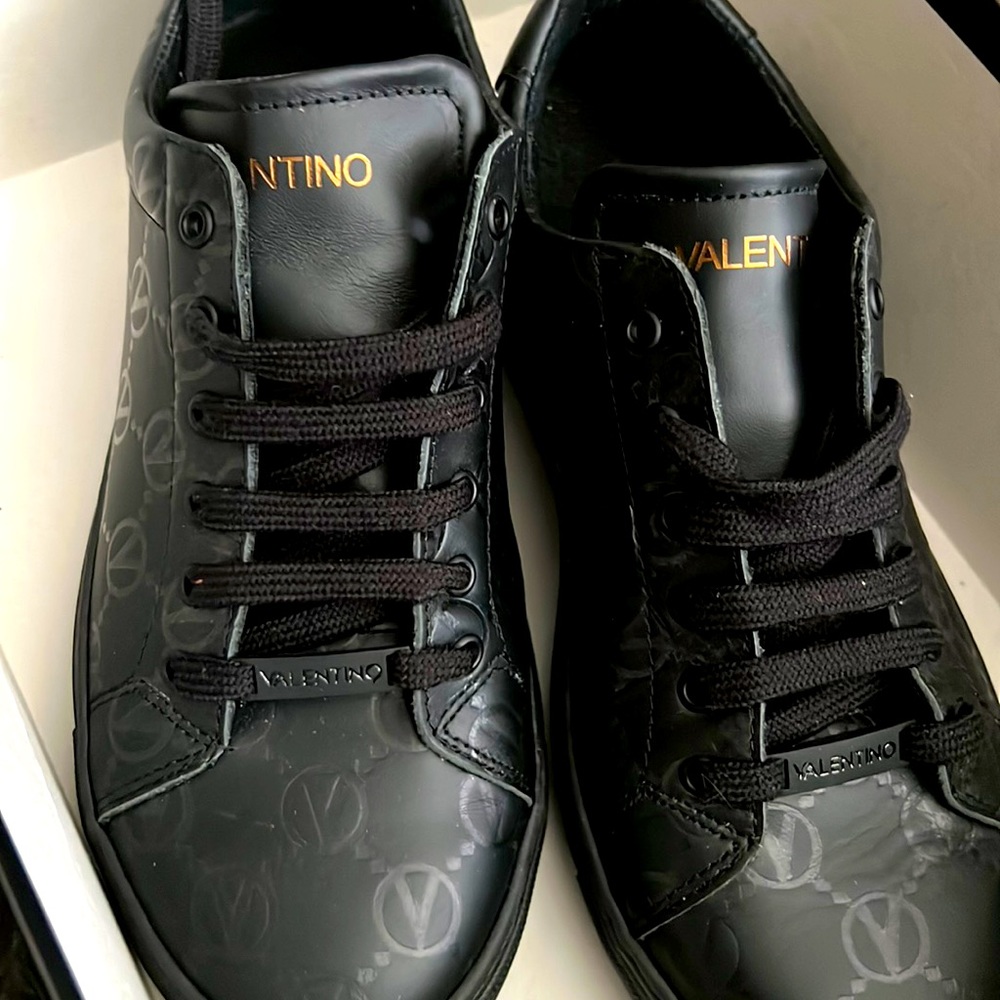 Valentino shoes size 7 black on black worn once